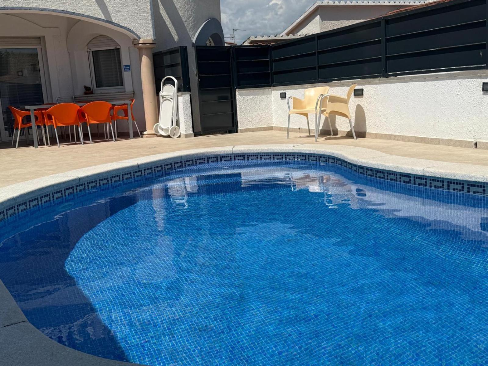 Raquel Koky Villa Empuriabrava Exterior photo
